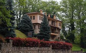 Roes Suites